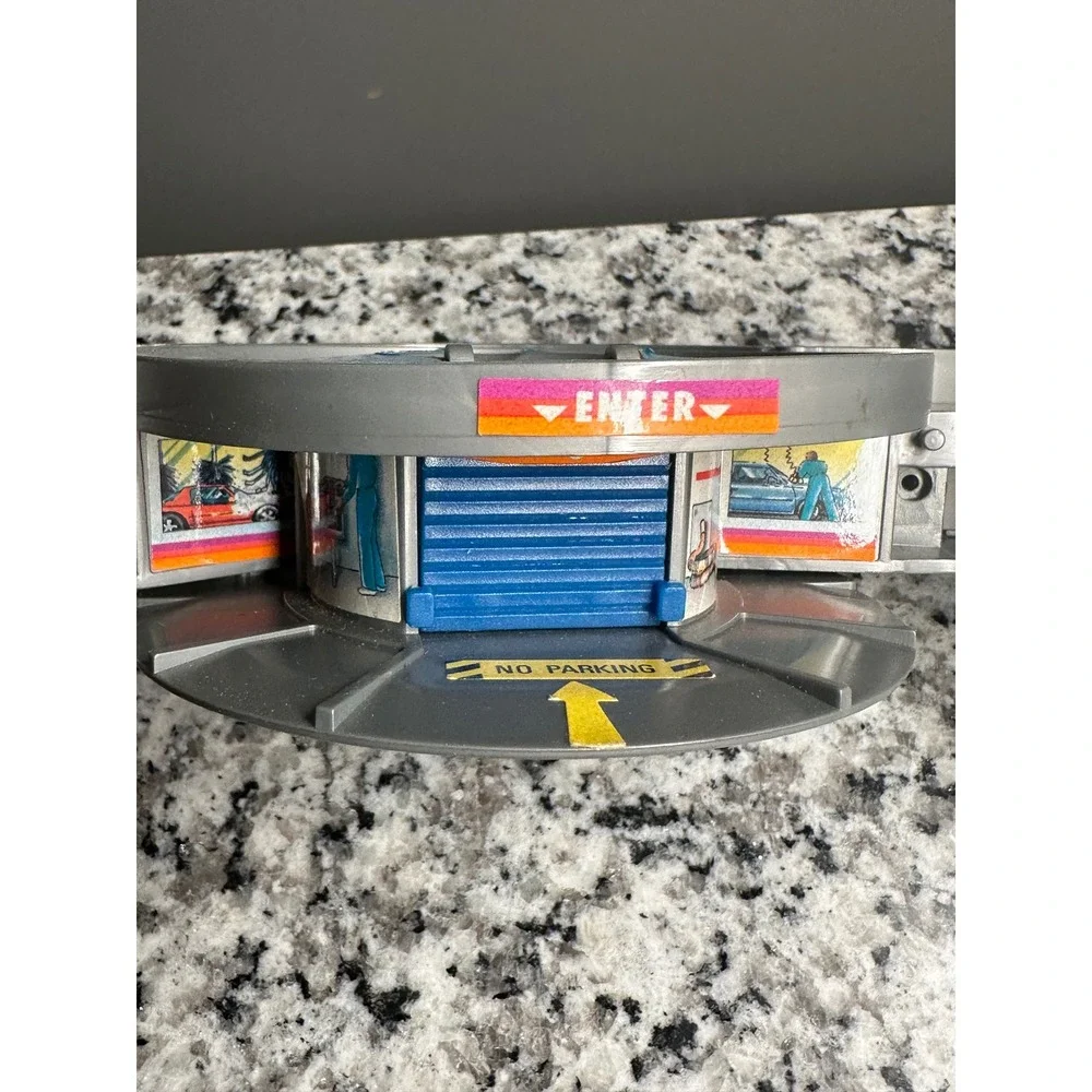 (1989)‎ Micro Machines Car Wax 